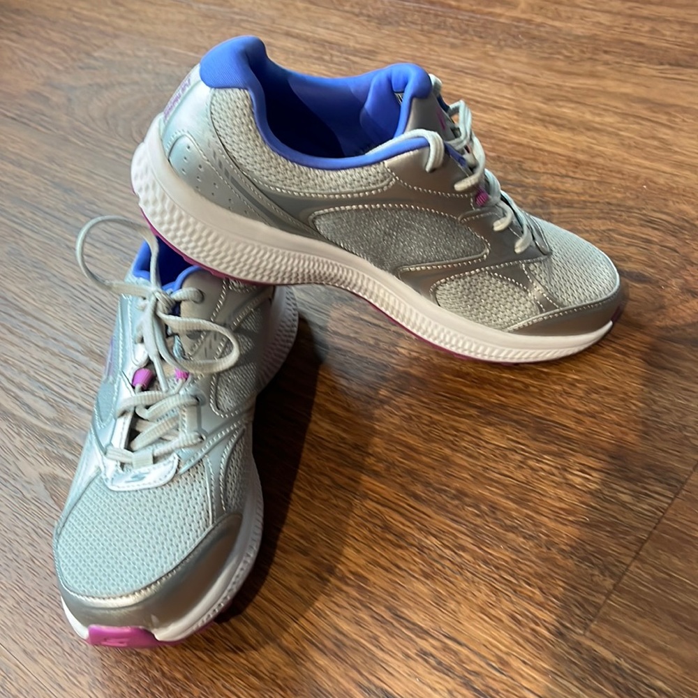 Like new Sketches Go Run sneaker